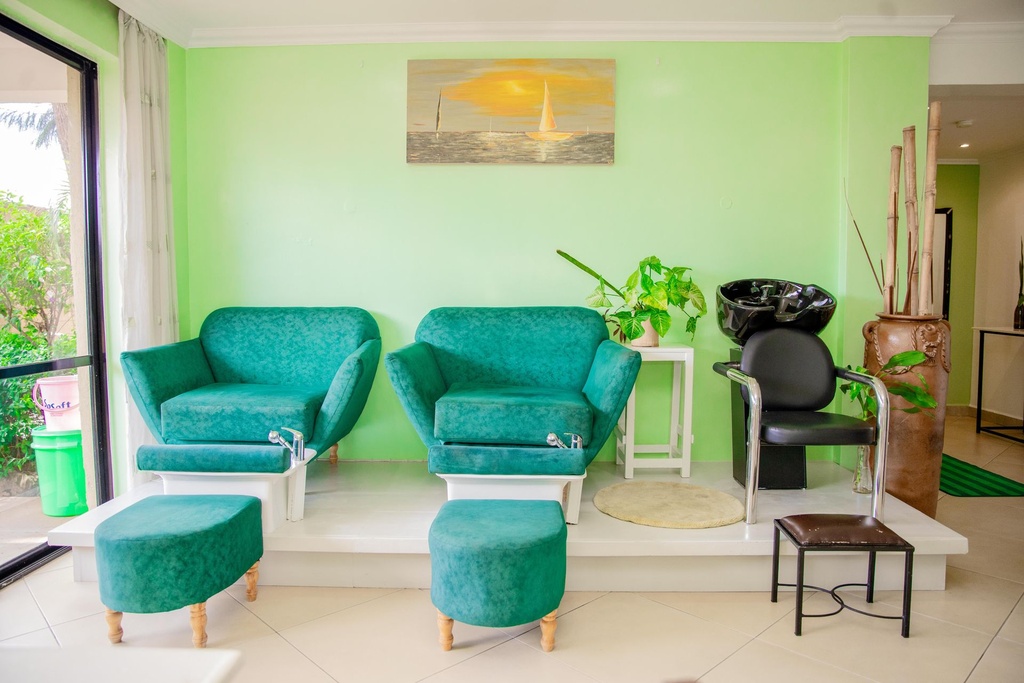 Spa, Saloon & Restaurant